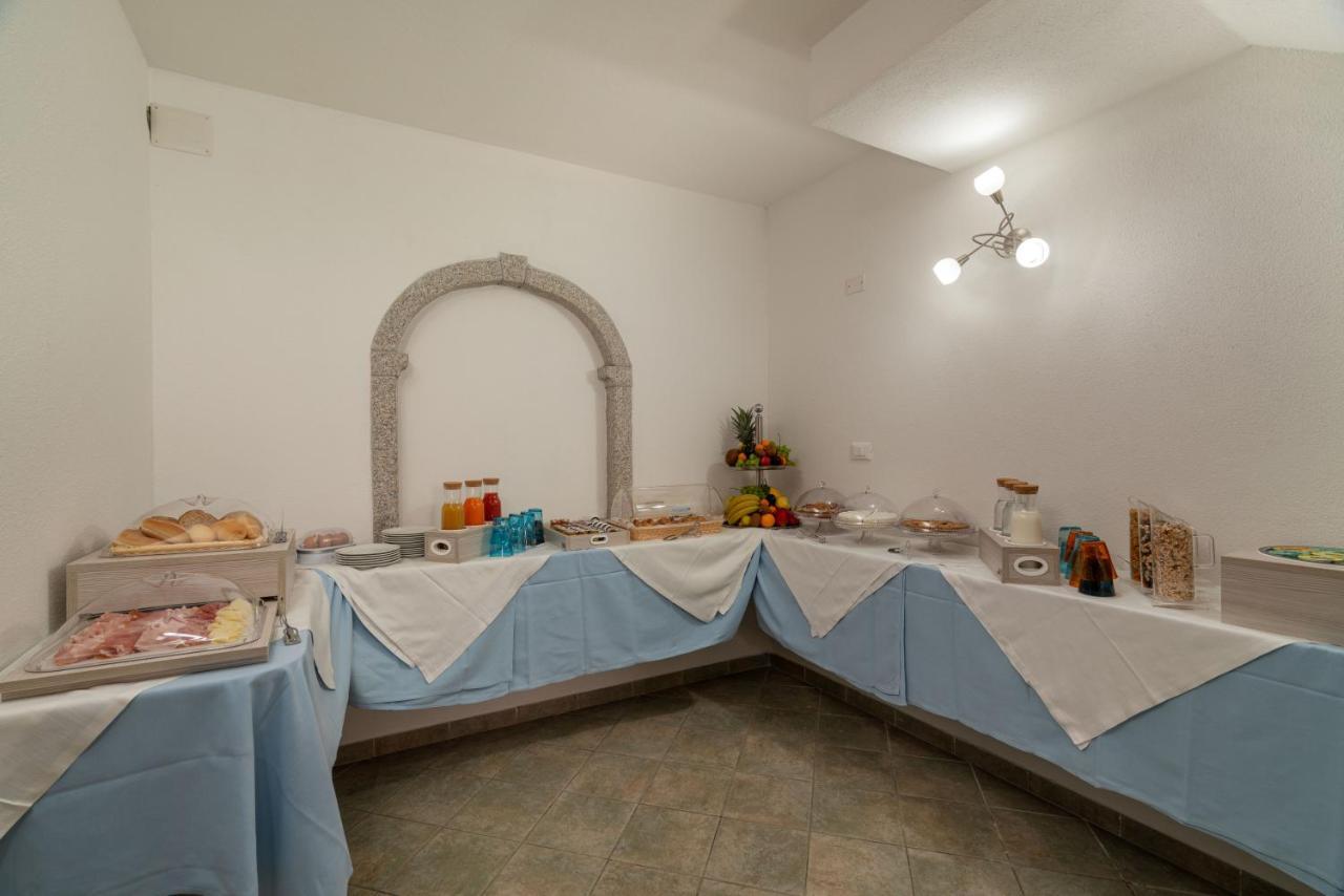Tavolara * San Teodoro (Sardinia)